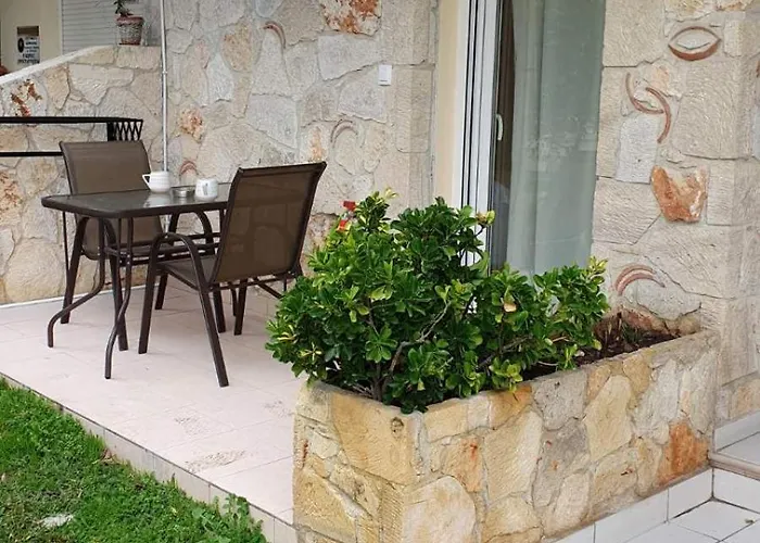 Pefko Couple's Cave Apartment