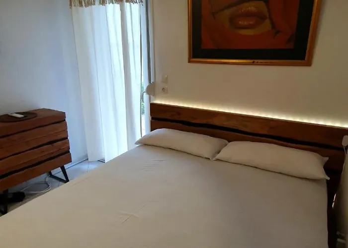 Pefko Couple's Cave 佩科霍里