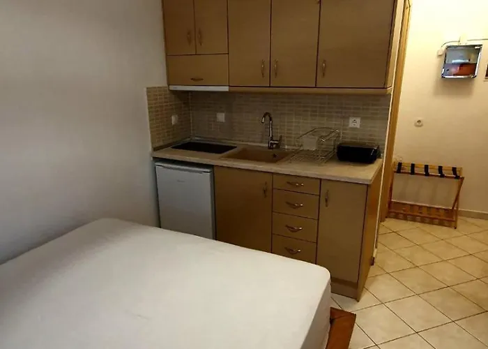 Pefko Couple's Cave Apartament *